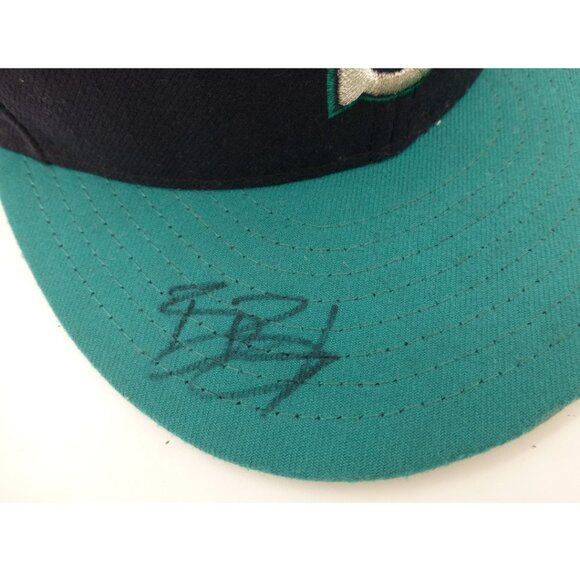 Vintage Seattle Mariners Signed Authographed 7 1/4 Fitted Cap - Picture 2 of 14